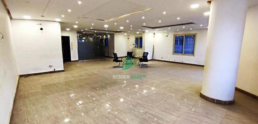 Admin |Luxury fitted Office | 250 Sqm| 4 rent