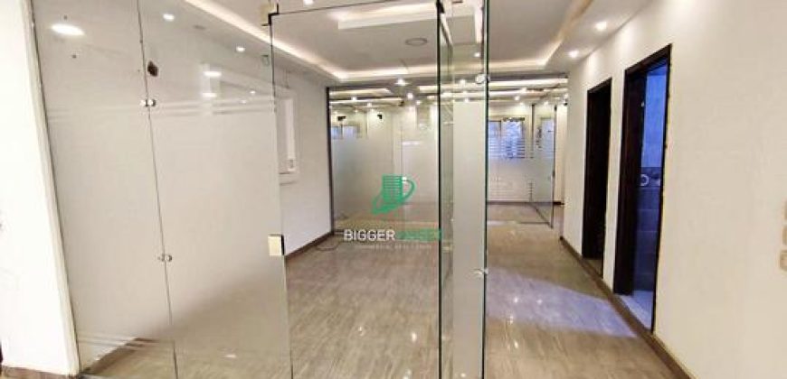 Admin |Luxury fitted Office | 250 Sqm| 4 rent